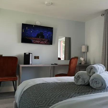 Tiernan's Luxury King Ensuite Aparthotel *