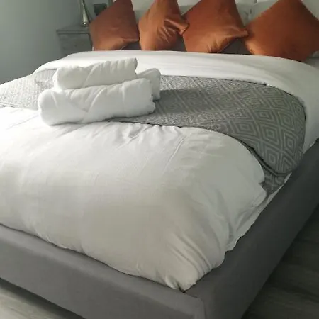 Tiernan's Luxury King Ensuite