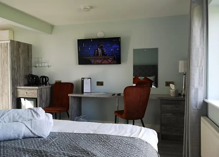 Hotel Tiernan's Luxury King Ensuite *