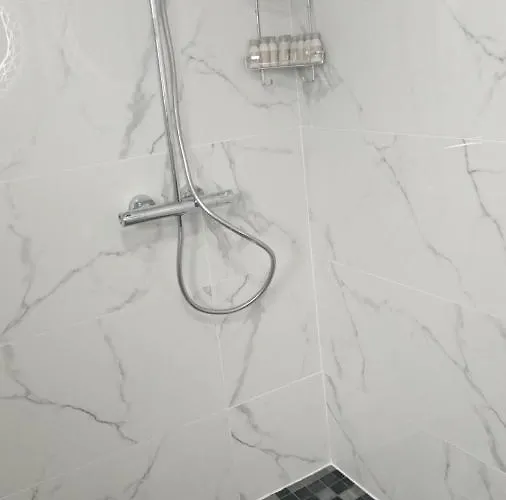 Tiernan's Luxury King Ensuite 찰스타운