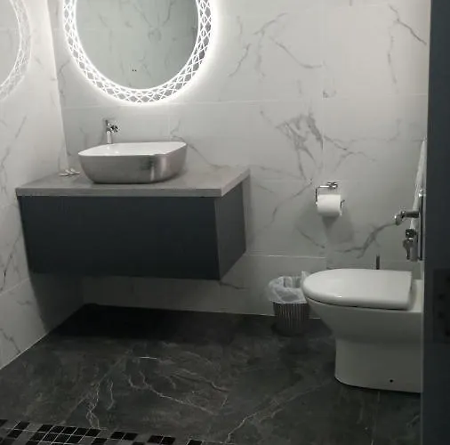 Tiernan's Luxury King Ensuite 찰스타운