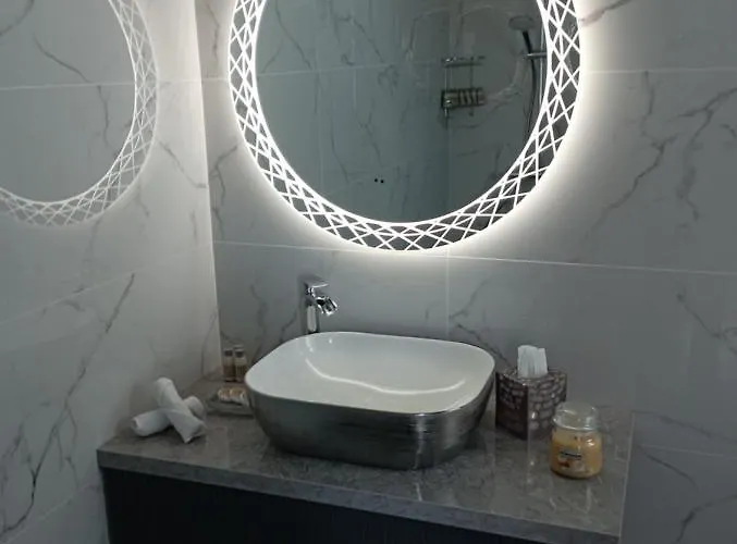 Hotel Tiernan's Luxury King Ensuite